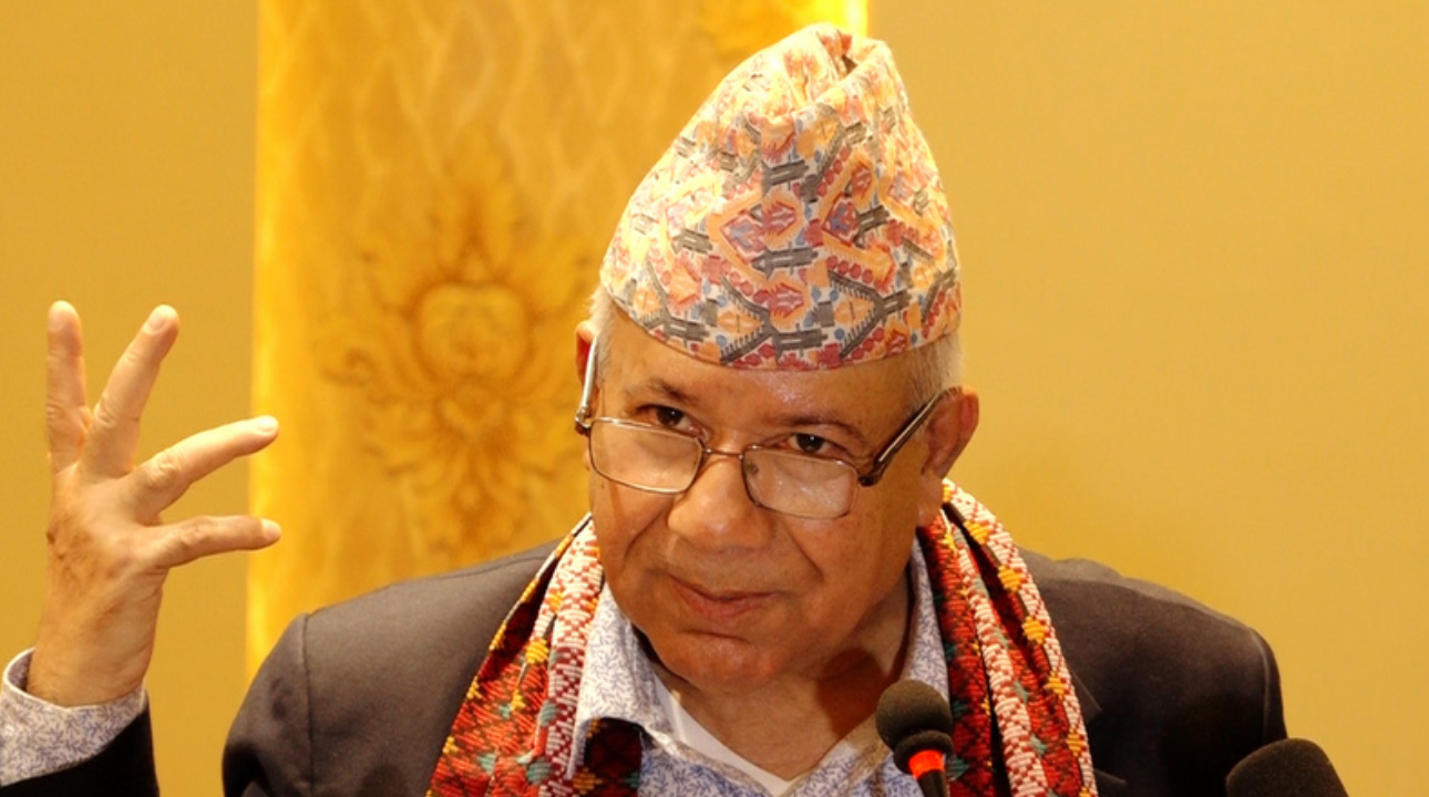 चुनावअघि माओवादीसँग एकता  हुँदैन् ; माधव नेपाल