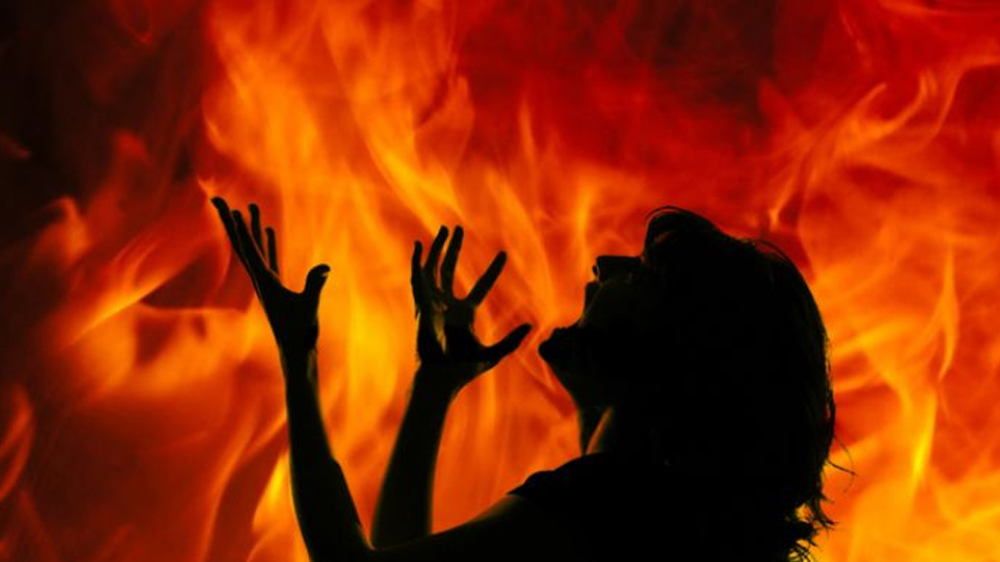 काठमाडौँमा एक महिलाले आफ्नै शरीरमा आगो लगाएर गरिन् आत्महत्या