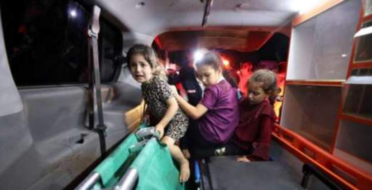 गाजाको अस्पतालमा  इजरायलको रकेट आक्रमण  ५०० जनाको मृत्यु , मानवता विरूद्दको अपराध