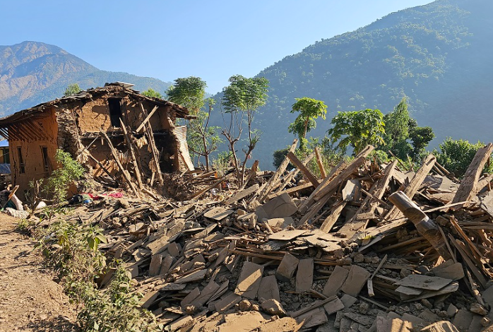 भूकम्प पीडितलाई  सरकारले ५० हजार प्रतिपरिवार अस्थायी आवास निर्माण गर्न दिने