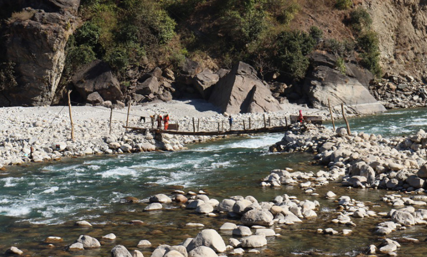 सेति नदिको पुलवाट वझाङमा एक महिलाले हाम फालेर मृत्यु