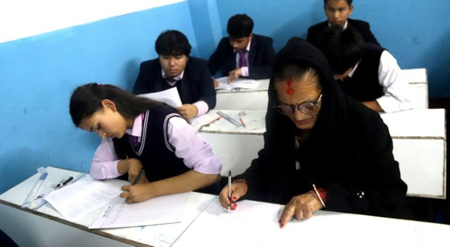 कक्षा १२ को परीक्षामा ७३ वर्षीया परीक्षार्थी