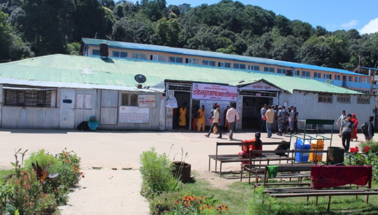 स्वास्थ्य बिमाको प्रथम सेवा विन्दुबाट हट्यो डडेल्धुरा अस्पताल