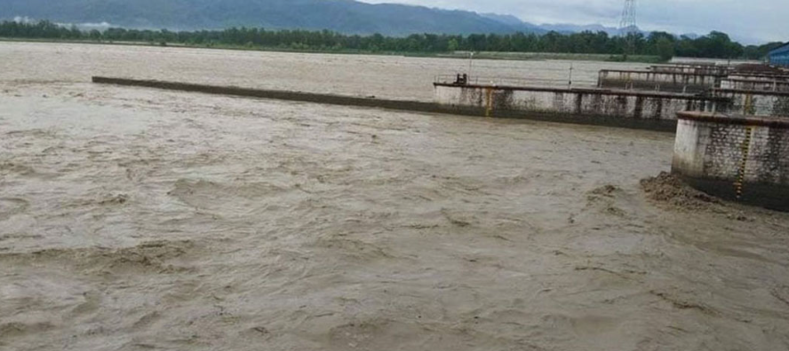 कैलाली र कञ्चनपुरमा  बाढीको उच्च जोखिम, महाकाली नदी सतर्कता नजिक
