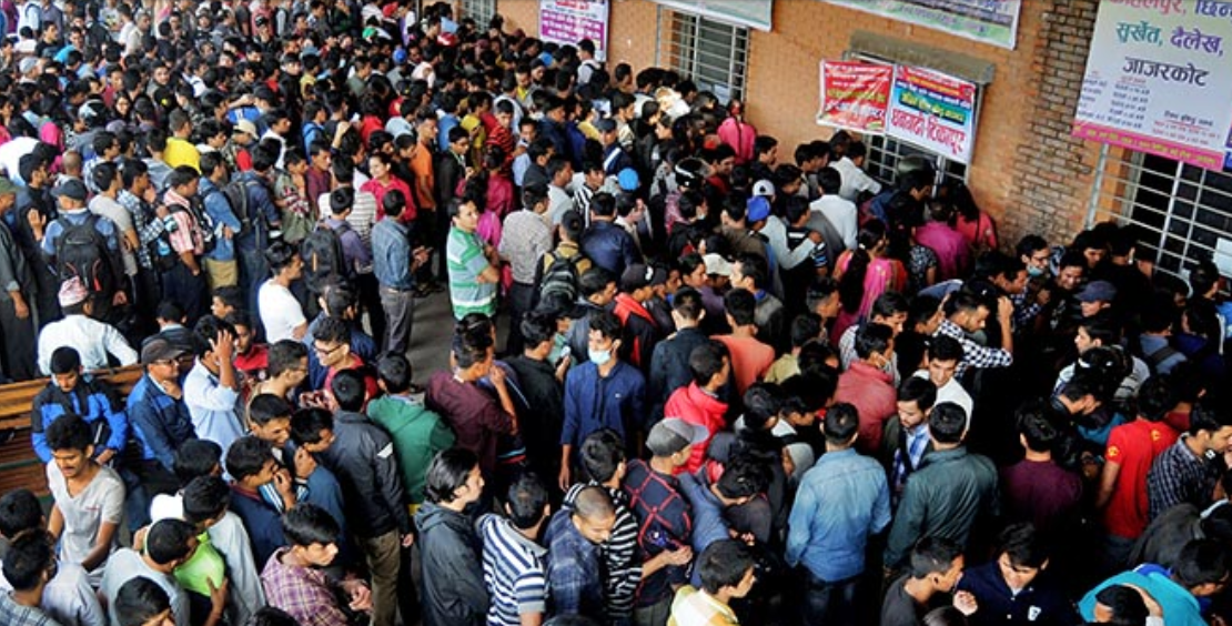 दशैं मनाउन उपत्यका छोड्ने यात्रुको भीड बढ्यो