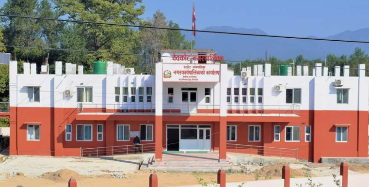 करार कर्मचारी हटाउन आनाकानी