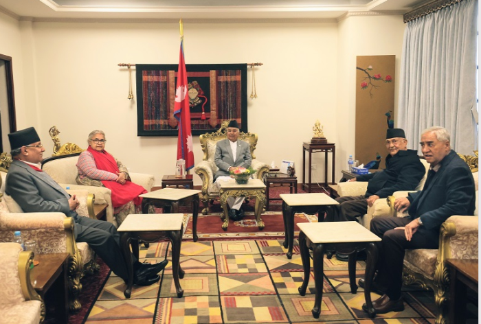 राष्ट्रपतिसँग प्रधानमन्त्रीसहित तीन दलका शीर्ष नेताको भेट