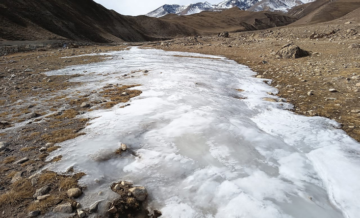 चिसोले जमेको खोला