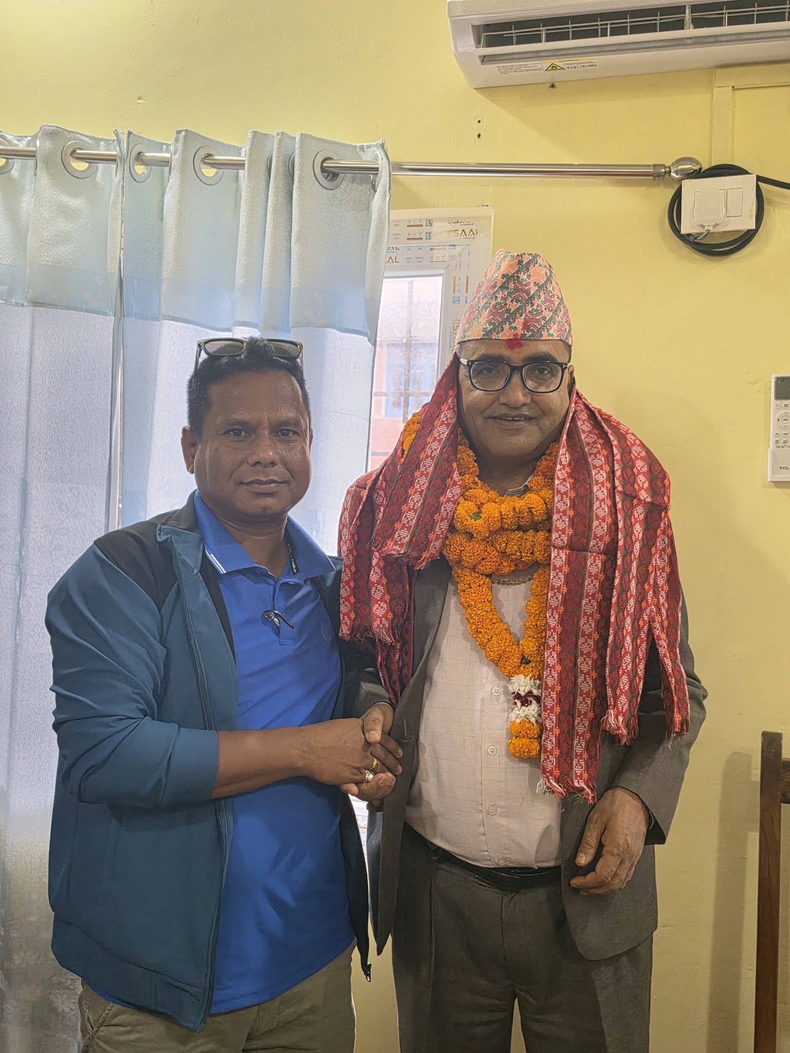 शहिद परिवारका नेता गोविन्द्र वोहराले नेपाली कम्युनिष्ट पार्टी परित्यागको घोषणा, मुख्यमत्री  खगराज भट्टले कमिसनमा योजना वितरण गरेको आरोप